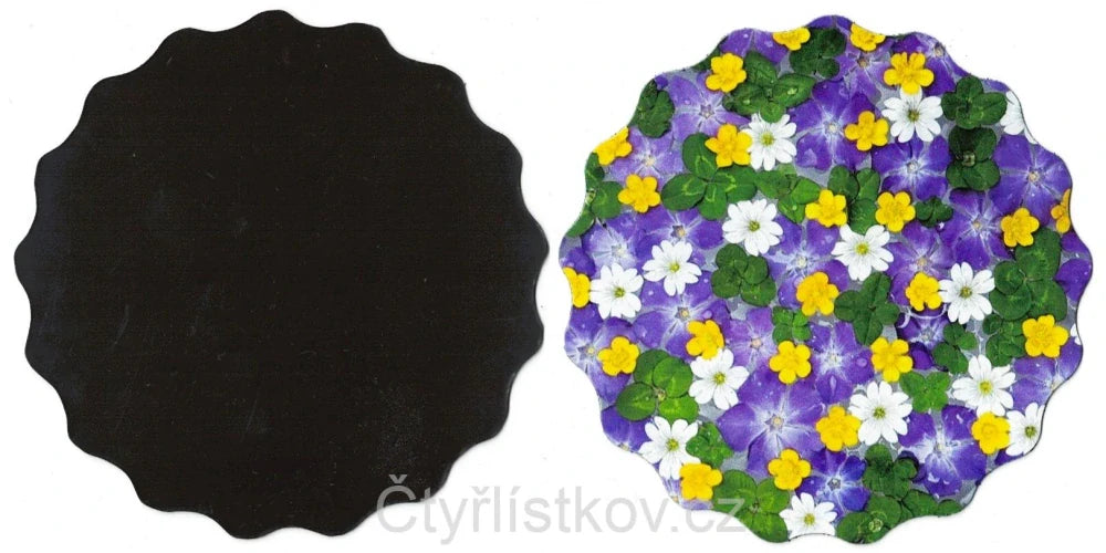 Magnetka - čtyřlístky s květy barvínku - kruh VLNKA 10 cm