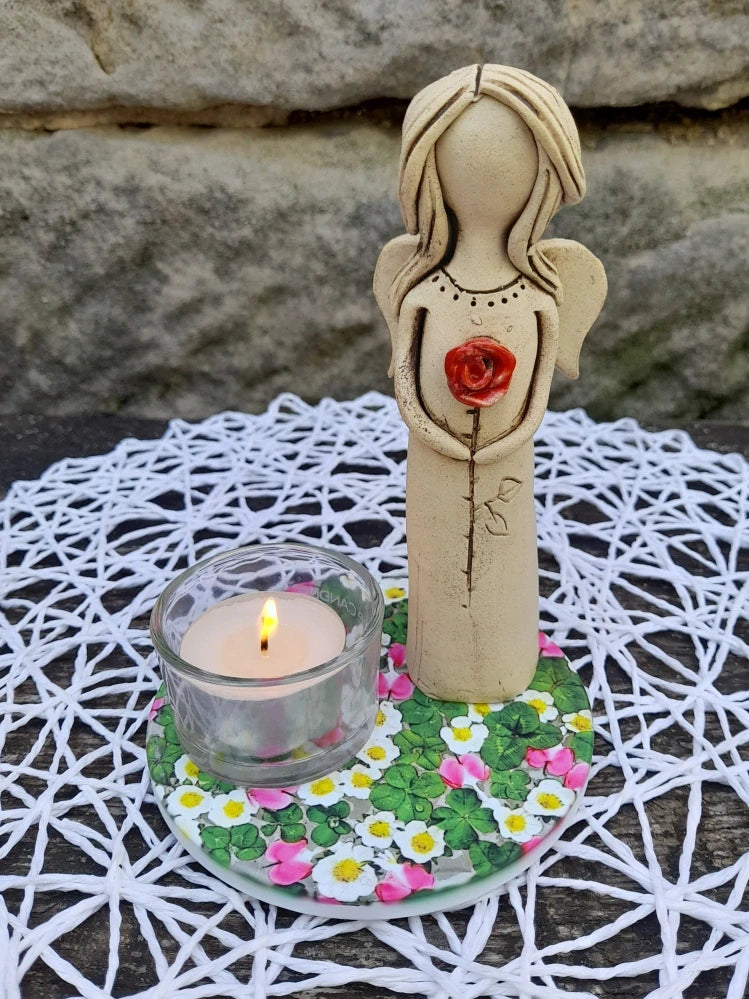 Podtácek - čtyřlístky s květy srdcovky a jahodníku - kruh 10cm